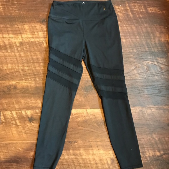 Good American Pants - GOOD AMERICAN Break through crop leggining